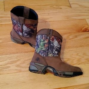 Boys Rocky oil and slip resistant Boots